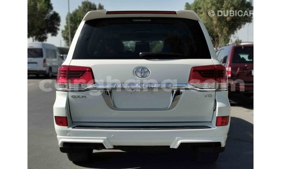 Buy Import Toyota Land Cruiser White Car in Import - Dubai in Ashanti Buy Import Toyota Land Cruiser White Car in Import - Dubai in Ashanti