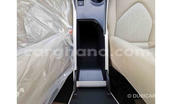 Sayi Imported Toyota Camry White Mota in Import - Dubai a Ashanti Sayi Imported Toyota Camry White Mota in Import - Dubai a Ashanti