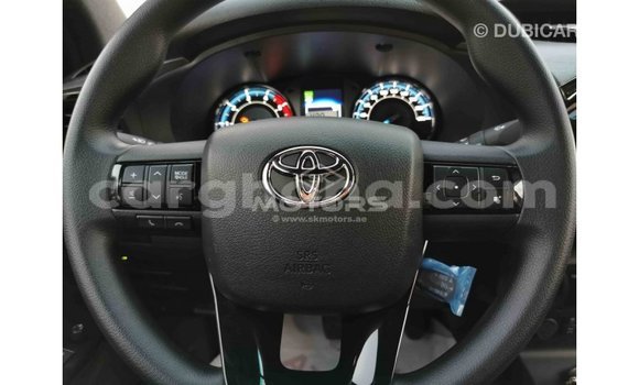 Ra Imported Toyota Hilux funfun Ọkọ̀ in Import - Dubai ni Ashanti Ra Imported Toyota Hilux funfun Ọkọ̀ in Import - Dubai ni Ashanti