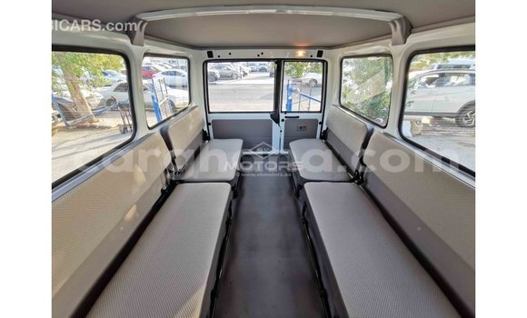 Ra Imported Toyota Land Cruiser funfun Ọkọ̀ in Import - Dubai ni Ashanti Ra Imported Toyota Land Cruiser funfun Ọkọ̀ in Import - Dubai ni Ashanti