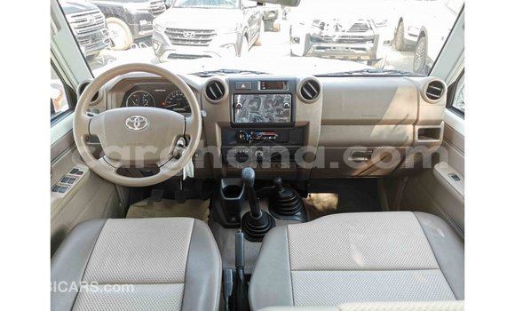 Ra Imported Toyota Land Cruiser funfun Ọkọ̀ in Import - Dubai ni Ashanti Ra Imported Toyota Land Cruiser funfun Ọkọ̀ in Import - Dubai ni Ashanti