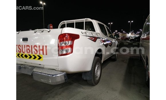 Ra Imported Mitsubishi L200 funfun Ọkọ̀ in Import - Dubai ni Ashanti Ra Imported Mitsubishi L200 funfun Ọkọ̀ in Import - Dubai ni Ashanti
