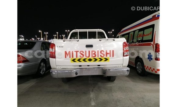 Ra Imported Mitsubishi L200 funfun Ọkọ̀ in Import - Dubai ni Ashanti Ra Imported Mitsubishi L200 funfun Ọkọ̀ in Import - Dubai ni Ashanti