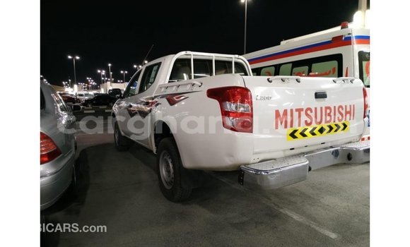 Ra Imported Mitsubishi L200 funfun Ọkọ̀ in Import - Dubai ni Ashanti Ra Imported Mitsubishi L200 funfun Ọkọ̀ in Import - Dubai ni Ashanti