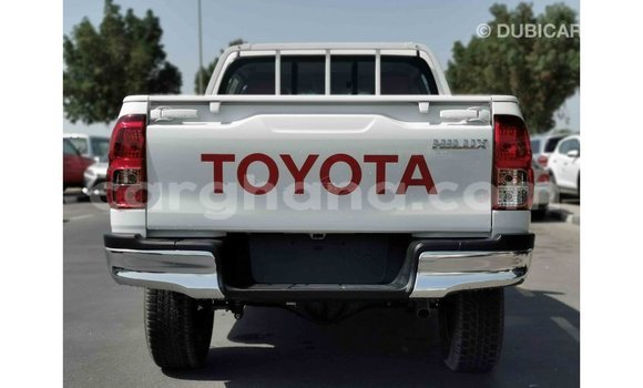 Buy Import Toyota Hilux White Car in Import - Dubai in Ashanti Buy Import Toyota Hilux White Car in Import - Dubai in Ashanti