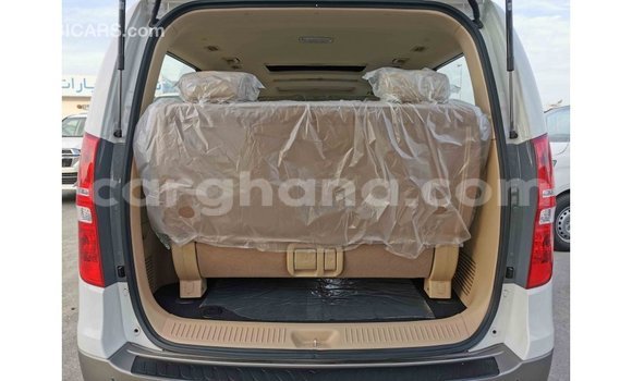 Buy Import Hyundai Accent White Car in Import - Dubai in Ashanti Buy Import Hyundai Accent White Car in Import - Dubai in Ashanti