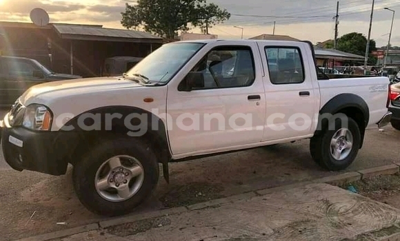 Buy Used Nissan Navara White Car in Accra in Greater Accra Buy Used Nissan Navara White Car in Accra in Greater Accra