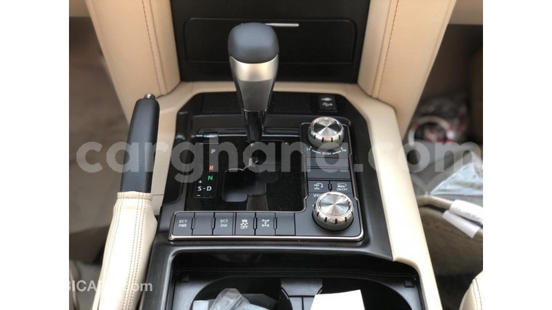 Big with watermark toyota land cruiser ashanti import dubai 25104