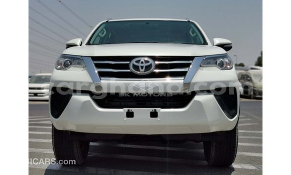 Ra Imported Toyota Fortuner funfun Ọkọ̀ in Import - Dubai ni Ashanti Ra Imported Toyota Fortuner funfun Ọkọ̀ in Import - Dubai ni Ashanti