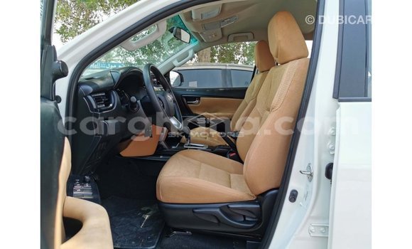 Ra Imported Toyota Fortuner funfun Ọkọ̀ in Import - Dubai ni Ashanti Ra Imported Toyota Fortuner funfun Ọkọ̀ in Import - Dubai ni Ashanti