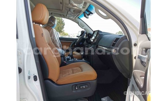 Ra Imported Toyota Prado funfun Ọkọ̀ in Import - Dubai ni Ashanti Ra Imported Toyota Prado funfun Ọkọ̀ in Import - Dubai ni Ashanti