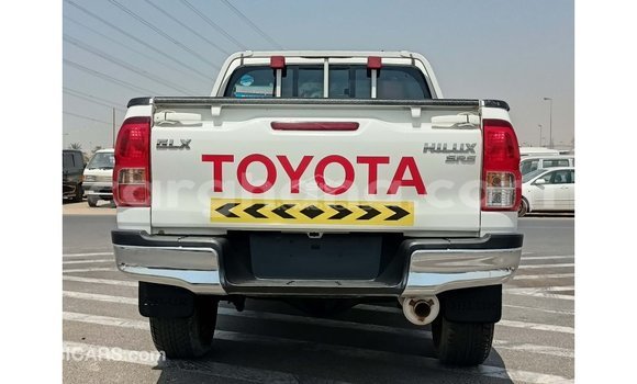 Ra Imported Toyota Hilux funfun Ọkọ̀ in Import - Dubai ni Ashanti Ra Imported Toyota Hilux funfun Ọkọ̀ in Import - Dubai ni Ashanti