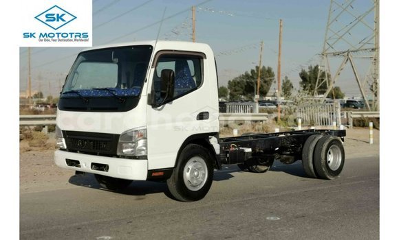 Ra Imported Mitsubishi Fuso funfun Ọkọ̀ akẹ́rù ńlá in Import - Dubai ni Ashanti Ra Imported Mitsubishi Fuso funfun Ọkọ̀ akẹ́rù ńlá in Import - Dubai ni Ashanti