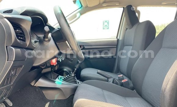 Sayi Imported Toyota Hilux White Mota in Import - Dubai a Ashanti Sayi Imported Toyota Hilux White Mota in Import - Dubai a Ashanti