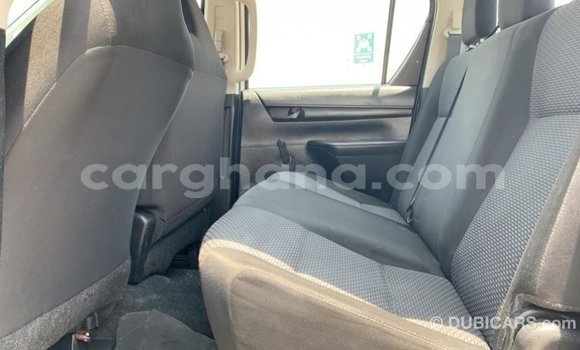 Sayi Imported Toyota Hilux White Mota in Import - Dubai a Ashanti Sayi Imported Toyota Hilux White Mota in Import - Dubai a Ashanti
