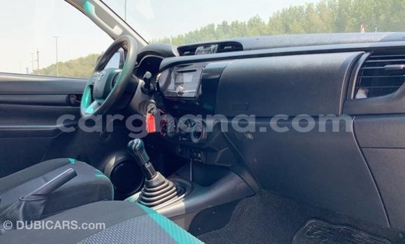 Sayi Imported Toyota Hilux White Mota in Import - Dubai a Ashanti Sayi Imported Toyota Hilux White Mota in Import - Dubai a Ashanti