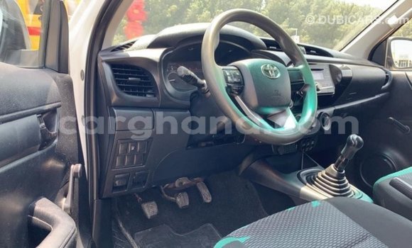 Sayi Imported Toyota Hilux White Mota in Import - Dubai a Ashanti Sayi Imported Toyota Hilux White Mota in Import - Dubai a Ashanti