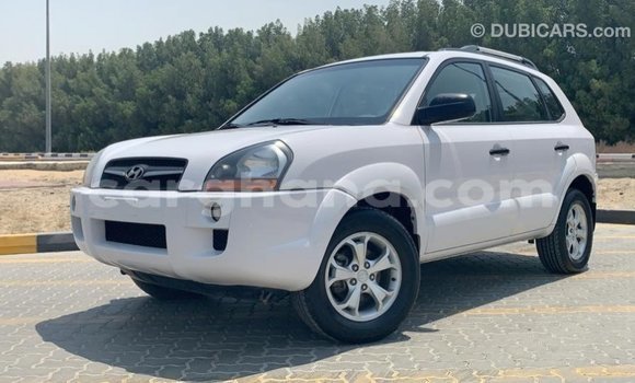 Buy Import Hyundai Tucson White Car in Import - Dubai in Ashanti Buy Import Hyundai Tucson White Car in Import - Dubai in Ashanti