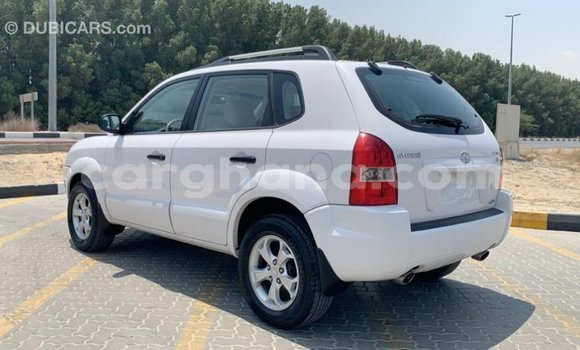 Buy Import Hyundai Tucson White Car in Import - Dubai in Ashanti Buy Import Hyundai Tucson White Car in Import - Dubai in Ashanti