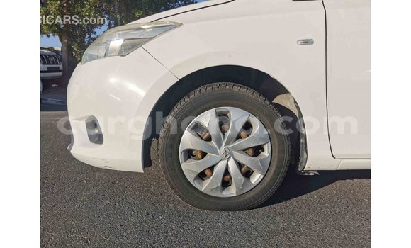 Ra Imported Toyota Yaris funfun Ọkọ̀ in Import - Dubai ni Ashanti Ra Imported Toyota Yaris funfun Ọkọ̀ in Import - Dubai ni Ashanti