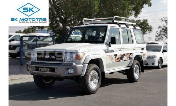 Buy Import Toyota Land Cruiser White Car in Import - Dubai in Ashanti Buy Import Toyota Land Cruiser White Car in Import - Dubai in Ashanti