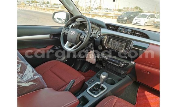 Sayi Imported Toyota Hilux White Mota in Import - Dubai a Ashanti Sayi Imported Toyota Hilux White Mota in Import - Dubai a Ashanti