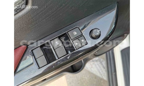 Sayi Imported Toyota Hilux White Mota in Import - Dubai a Ashanti Sayi Imported Toyota Hilux White Mota in Import - Dubai a Ashanti