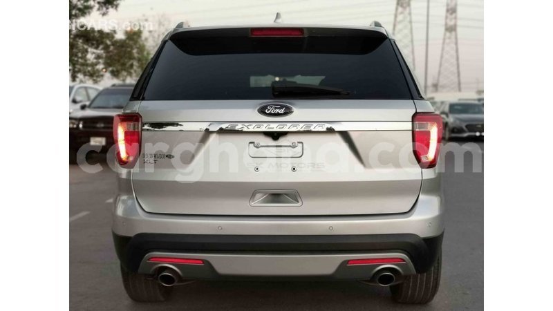 Big with watermark ford explorer ashanti import dubai 25265