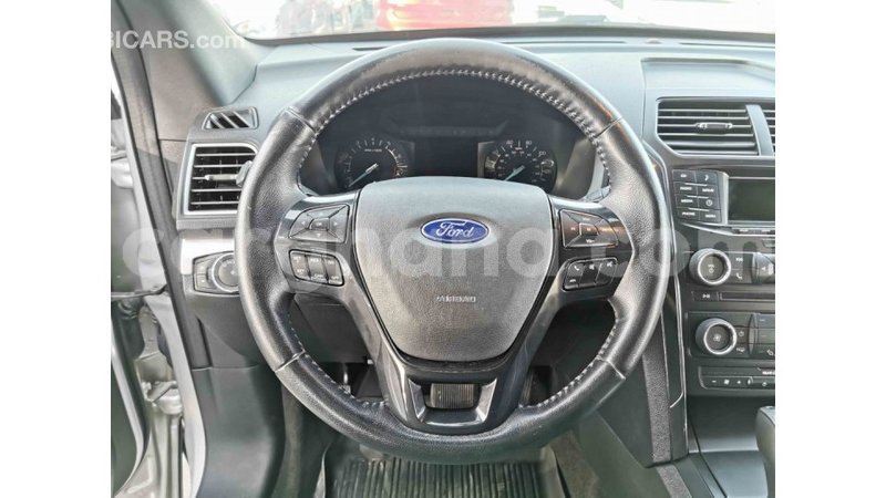 Big with watermark ford explorer ashanti import dubai 25265