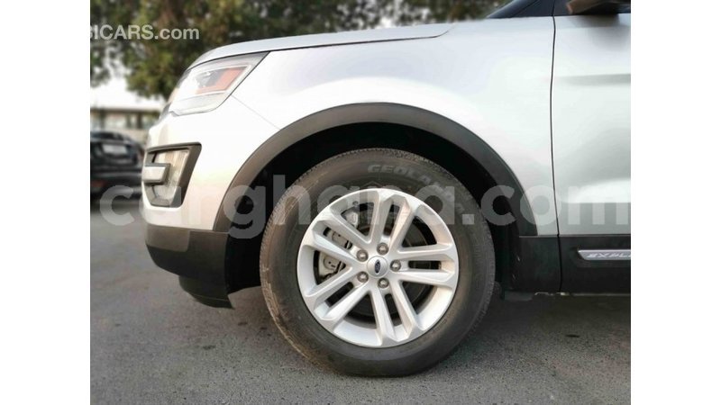 Big with watermark ford explorer ashanti import dubai 25265