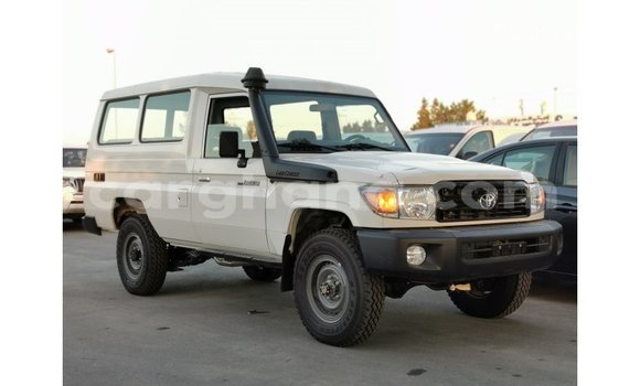 Buy Import Toyota Land Cruiser White Car in Import - Dubai in Ashanti Buy Import Toyota Land Cruiser White Car in Import - Dubai in Ashanti