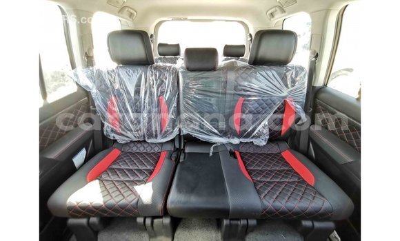 Ra Imported Toyota Land Cruiser funfun Ọkọ̀ in Import - Dubai ni Ashanti Ra Imported Toyota Land Cruiser funfun Ọkọ̀ in Import - Dubai ni Ashanti