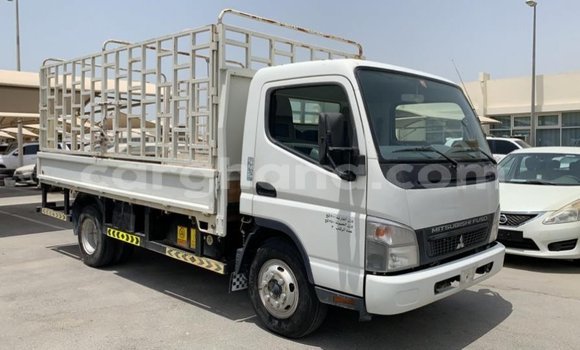 Ra Imported Mitsubishi Carisma funfun Ọkọ̀ in Import - Dubai ni Ashanti Ra Imported Mitsubishi Carisma funfun Ọkọ̀ in Import - Dubai ni Ashanti