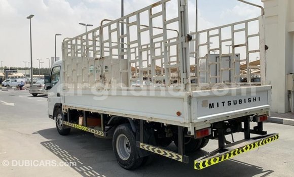 Ra Imported Mitsubishi Carisma funfun Ọkọ̀ in Import - Dubai ni Ashanti Ra Imported Mitsubishi Carisma funfun Ọkọ̀ in Import - Dubai ni Ashanti