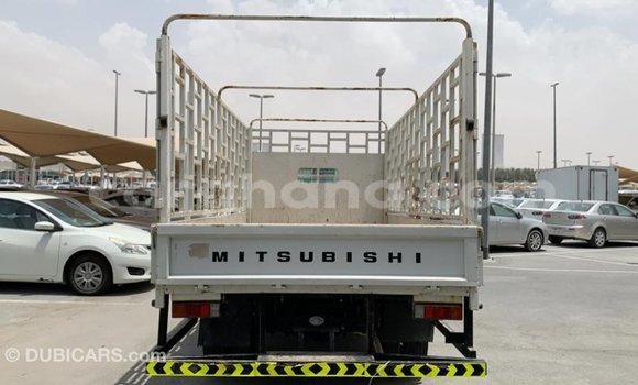 Ra Imported Mitsubishi Carisma funfun Ọkọ̀ in Import - Dubai ni Ashanti Ra Imported Mitsubishi Carisma funfun Ọkọ̀ in Import - Dubai ni Ashanti