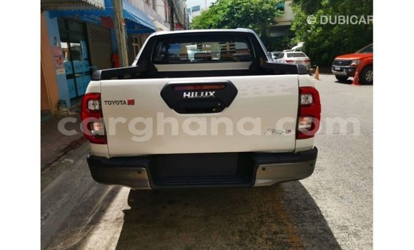 Sayi Imported Toyota Hilux White Mota in Import - Dubai a Ashanti Sayi Imported Toyota Hilux White Mota in Import - Dubai a Ashanti