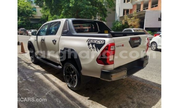 Sayi Imported Toyota Hilux White Mota in Import - Dubai a Ashanti Sayi Imported Toyota Hilux White Mota in Import - Dubai a Ashanti