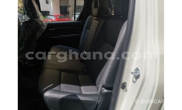 Sayi Imported Toyota Hilux White Mota in Import - Dubai a Ashanti Sayi Imported Toyota Hilux White Mota in Import - Dubai a Ashanti