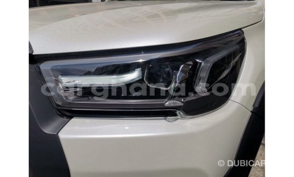 Sayi Imported Toyota Hilux White Mota in Import - Dubai a Ashanti Sayi Imported Toyota Hilux White Mota in Import - Dubai a Ashanti