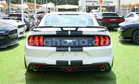 Ra Imported Ford Mustang funfun Ọkọ̀ in Import - Dubai ni Ashanti Ra Imported Ford Mustang funfun Ọkọ̀ in Import - Dubai ni Ashanti