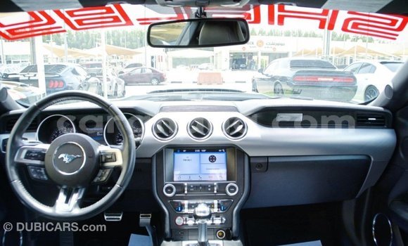 Ra Imported Ford Mustang funfun Ọkọ̀ in Import - Dubai ni Ashanti Ra Imported Ford Mustang funfun Ọkọ̀ in Import - Dubai ni Ashanti