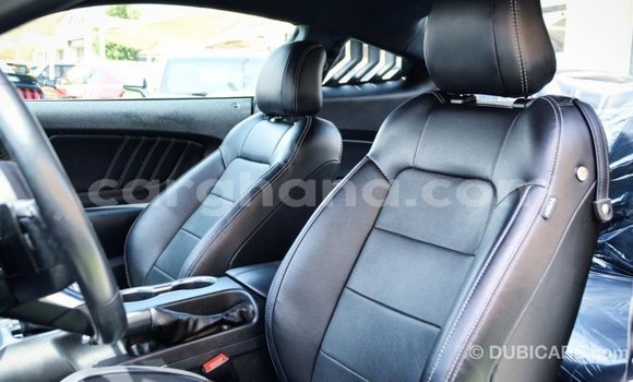 Ra Imported Ford Mustang funfun Ọkọ̀ in Import - Dubai ni Ashanti Ra Imported Ford Mustang funfun Ọkọ̀ in Import - Dubai ni Ashanti