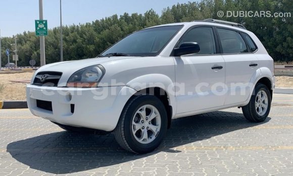 Buy Import Hyundai Tucson White Car in Import - Dubai in Ashanti Buy Import Hyundai Tucson White Car in Import - Dubai in Ashanti