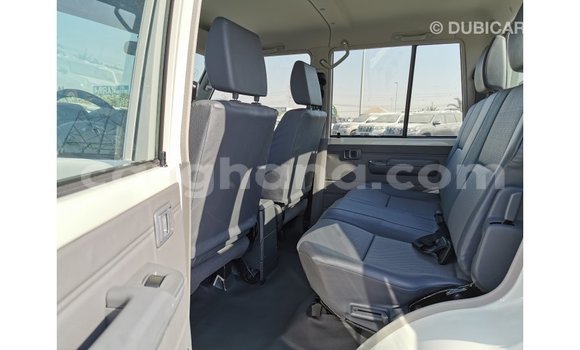 Buy Import Toyota Land Cruiser White Car in Import - Dubai in Ashanti Buy Import Toyota Land Cruiser White Car in Import - Dubai in Ashanti