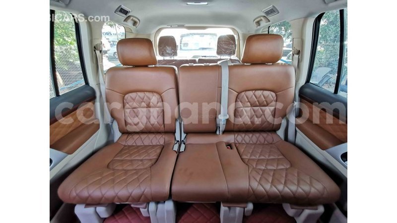 Big with watermark toyota land cruiser ashanti import dubai 25432