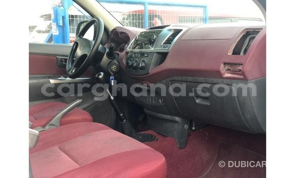 Sayi Imported Toyota Hilux White Mota in Import - Dubai a Ashanti Sayi Imported Toyota Hilux White Mota in Import - Dubai a Ashanti