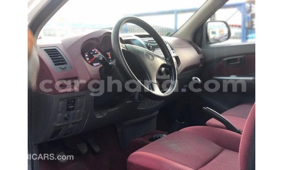 Sayi Imported Toyota Hilux White Mota in Import - Dubai a Ashanti Sayi Imported Toyota Hilux White Mota in Import - Dubai a Ashanti