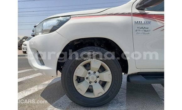Ra Imported Toyota Hilux funfun Ọkọ̀ in Import - Dubai ni Ashanti Ra Imported Toyota Hilux funfun Ọkọ̀ in Import - Dubai ni Ashanti