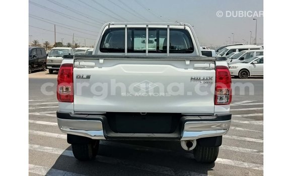 Sayi Imported Toyota Hilux White Mota in Import - Dubai a Ashanti Sayi Imported Toyota Hilux White Mota in Import - Dubai a Ashanti