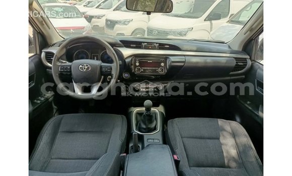 Sayi Imported Toyota Hilux White Mota in Import - Dubai a Ashanti Sayi Imported Toyota Hilux White Mota in Import - Dubai a Ashanti
